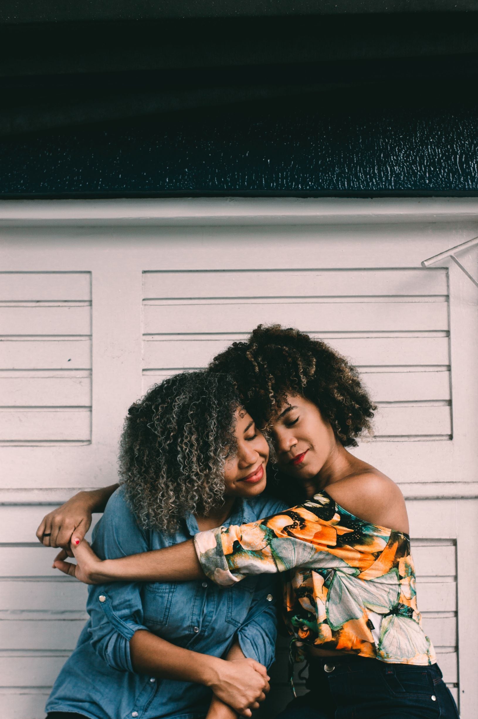 7 Simple Ways to Give Back This Season